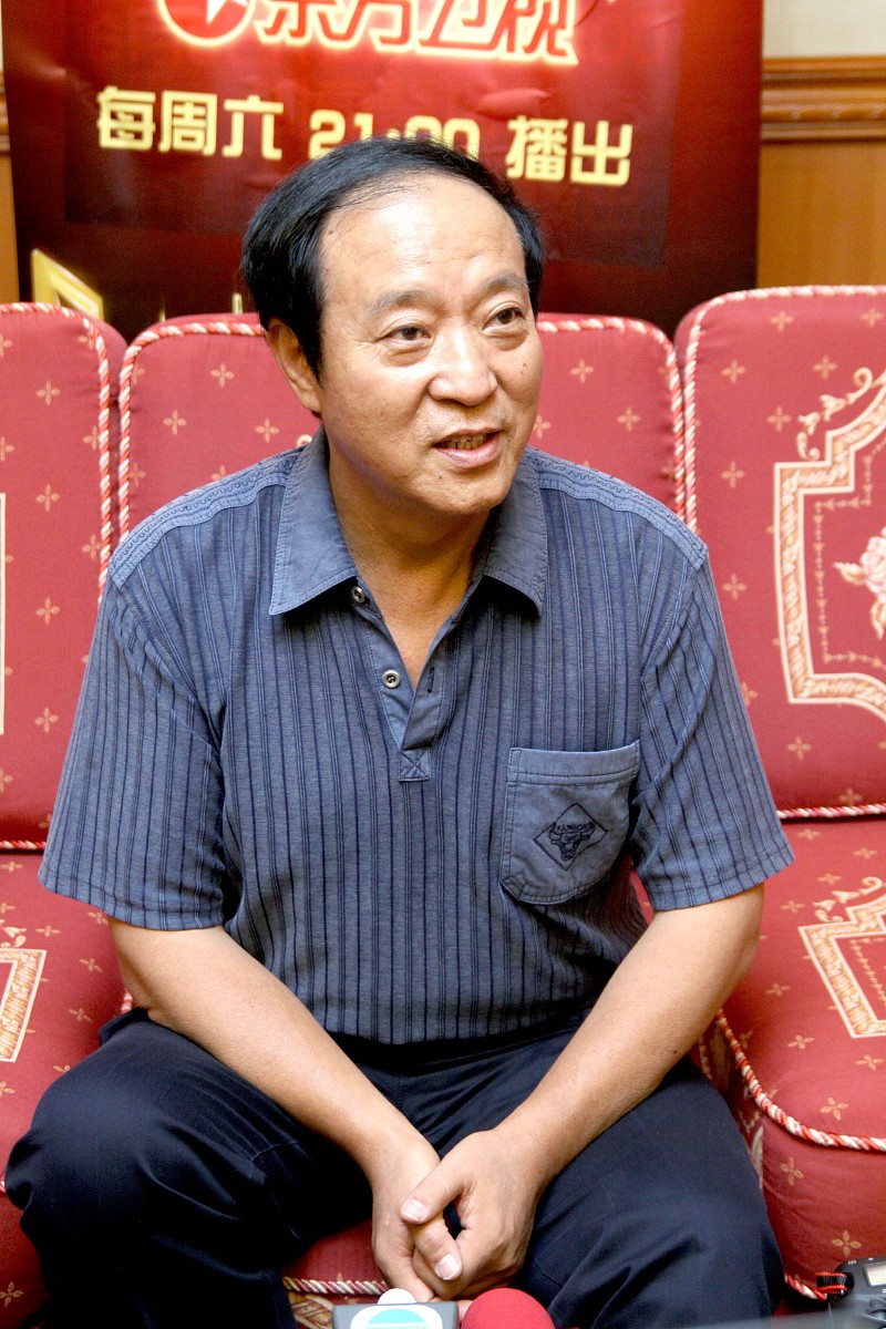 2010年7月24日,上海,《华人大综艺——爱博才会赢》节目在东视剧场录
