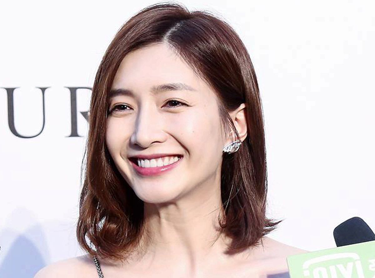 粉丝眼中的明星：笑容甜美可爱，魅力无法阻挡