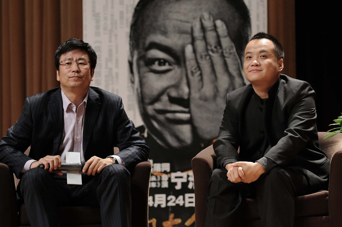 2012年4月5日,北京,《黄金大劫案》进高校第一站在中国传媒大学举行.*