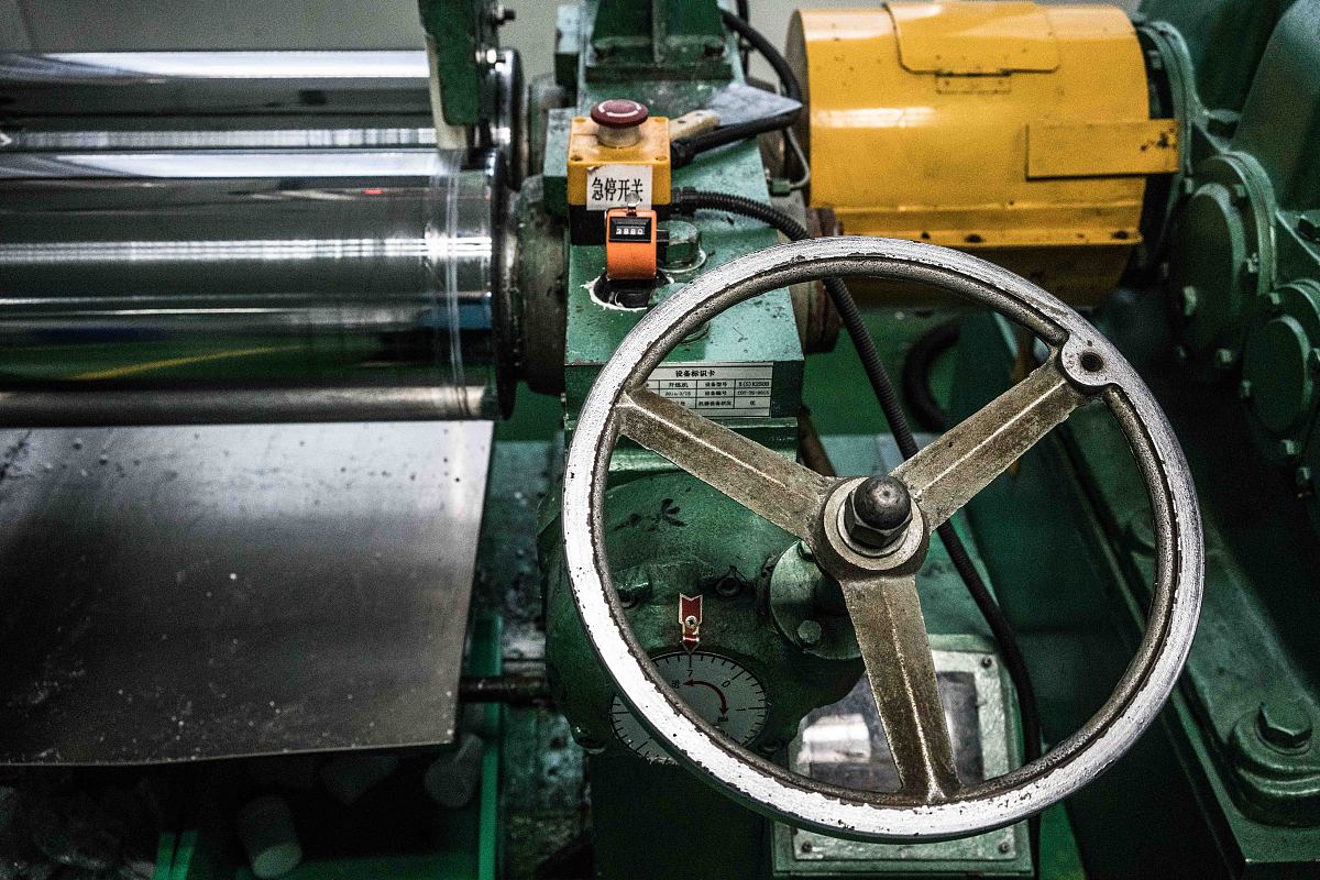 对下面这句话进行润色随着工业技术的不断发展铸管切环自动切断系统已经成为了现代工业生产中不可或缺的重要组成部分。铸管切环自动切断系统能够有效地提高生产效率和产品质量同时也能够降低生产成本和人力物力的投入因此备受工业界的关注和重视。