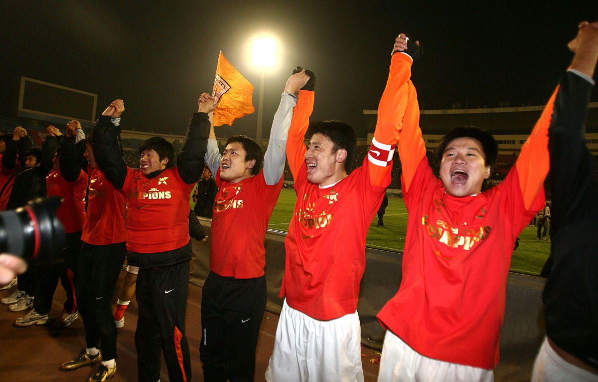 冠军球队口号：我们是冠军！