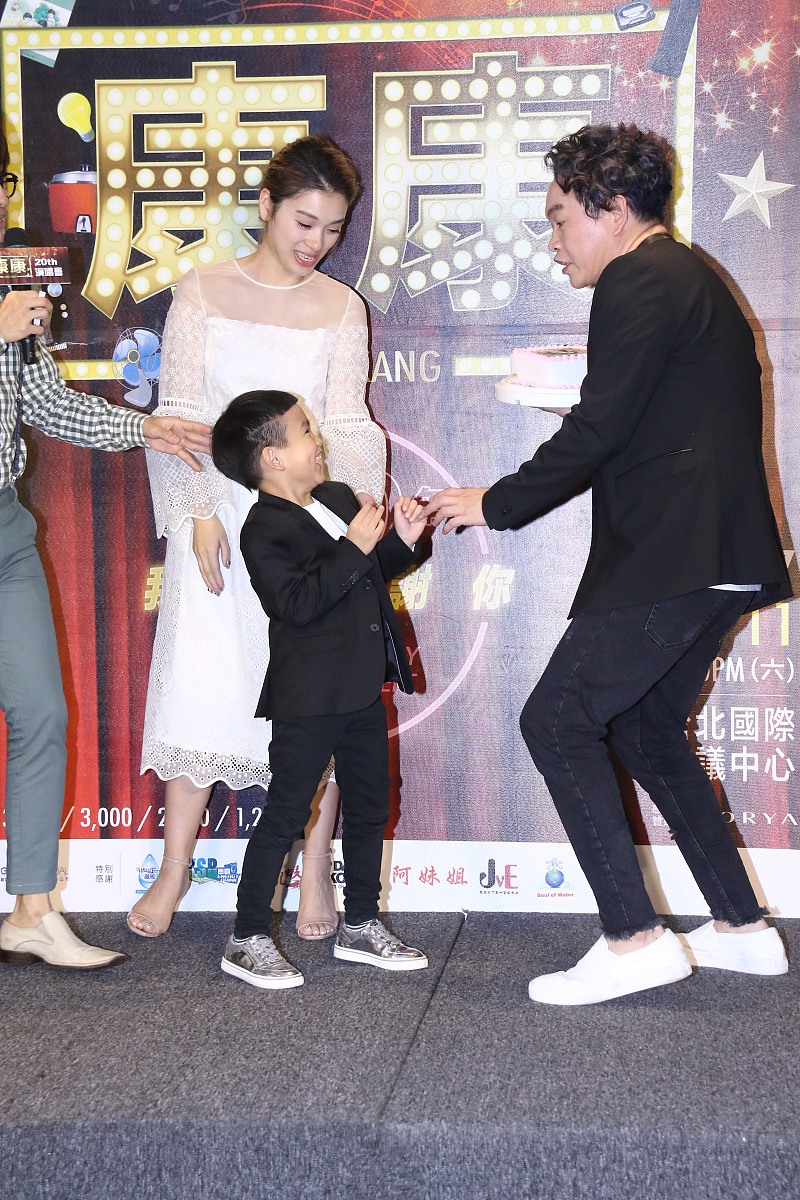 2017年5月26日,台北,康康出道二十年"我要谢谢你"演唱会记者会.***_**