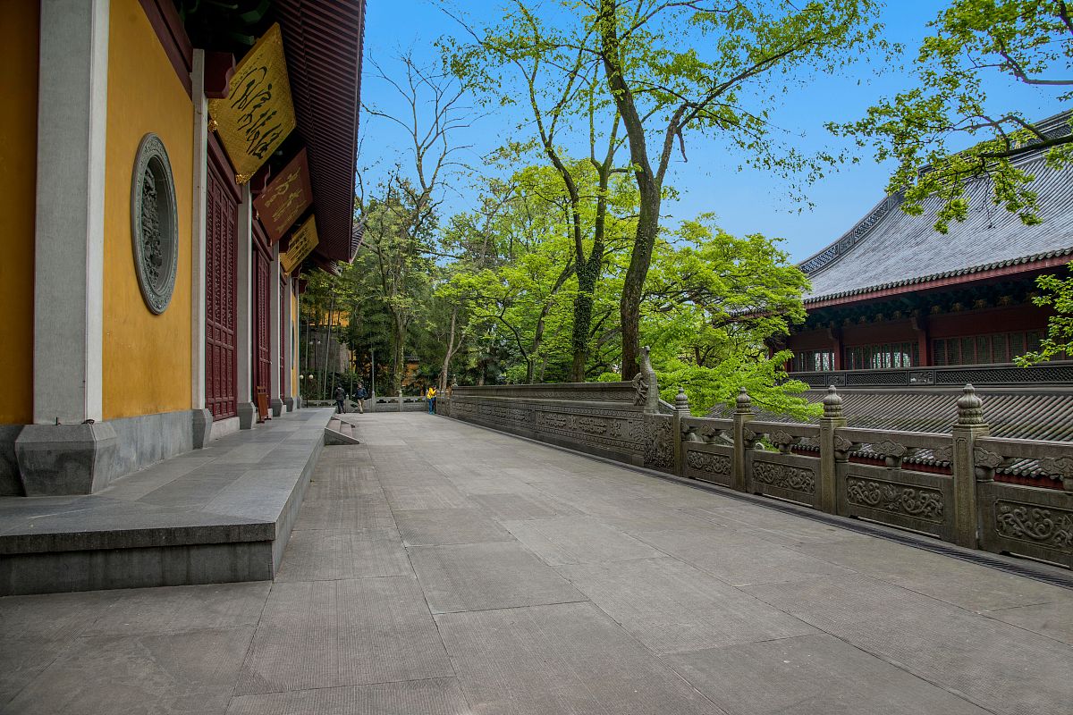 2015年4月9日,浙江省杭州市,灵隐寺.