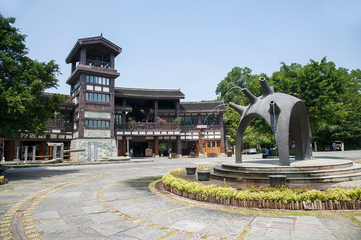 林雅之旅：探索云南之冠，感受自然与文化之美