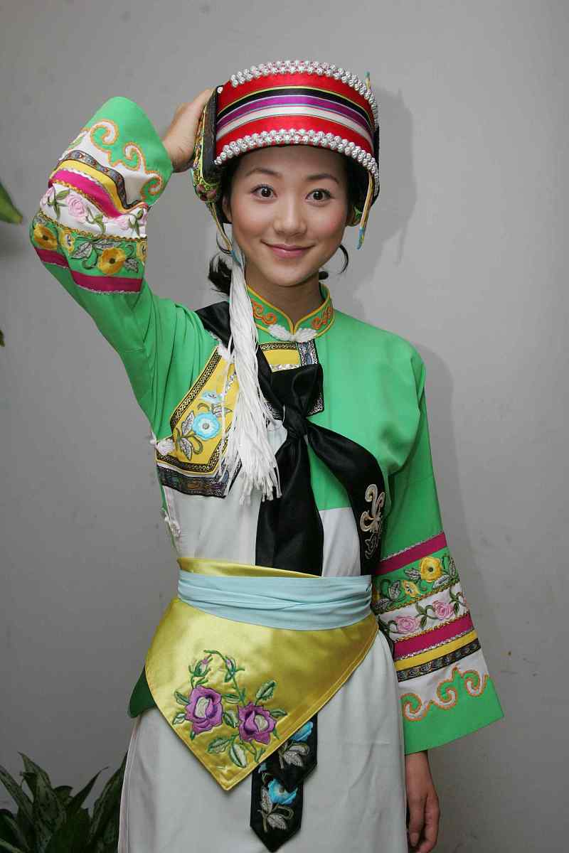 2005年7月2日,电视剧《阿诗玛传奇》杀青,剧组在上海举行关机记者会,