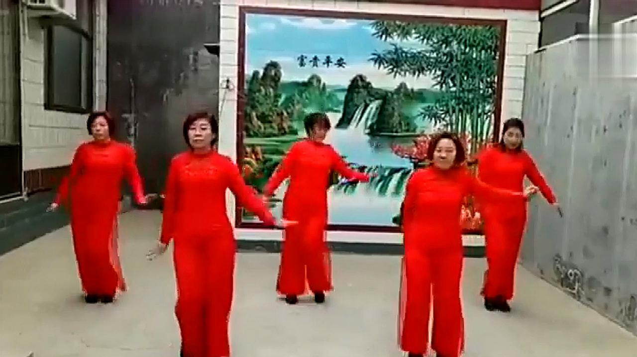 茉莉广场舞火红萨日朗,蒙古舞蹈现场版,太有民族感了!