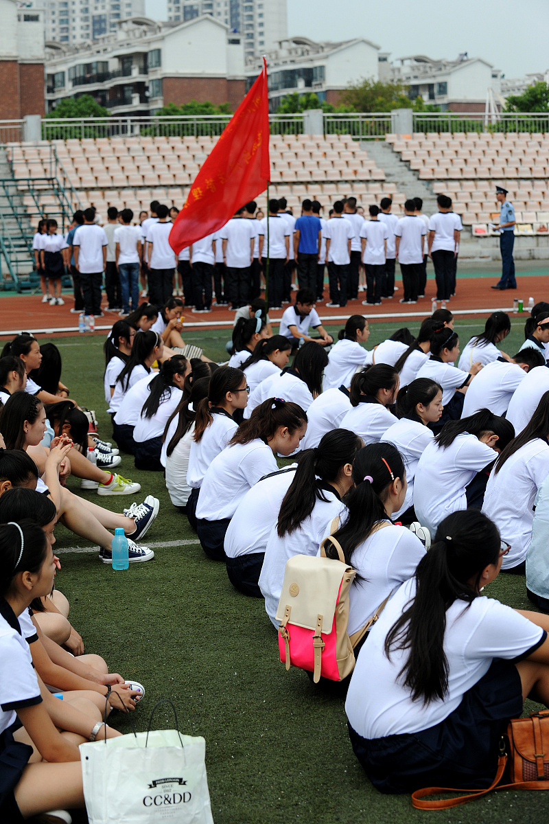 自贡初中生能上卫校吗？升学途径解析