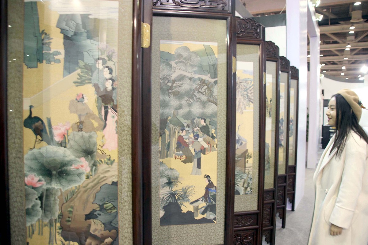 如果设计中的问题是决定隔断或屏风的高度以保证隔断后面人的私密性要求 隔断高度的确定应考虑人的 什么尺寸且应取第多少百分位或更高。