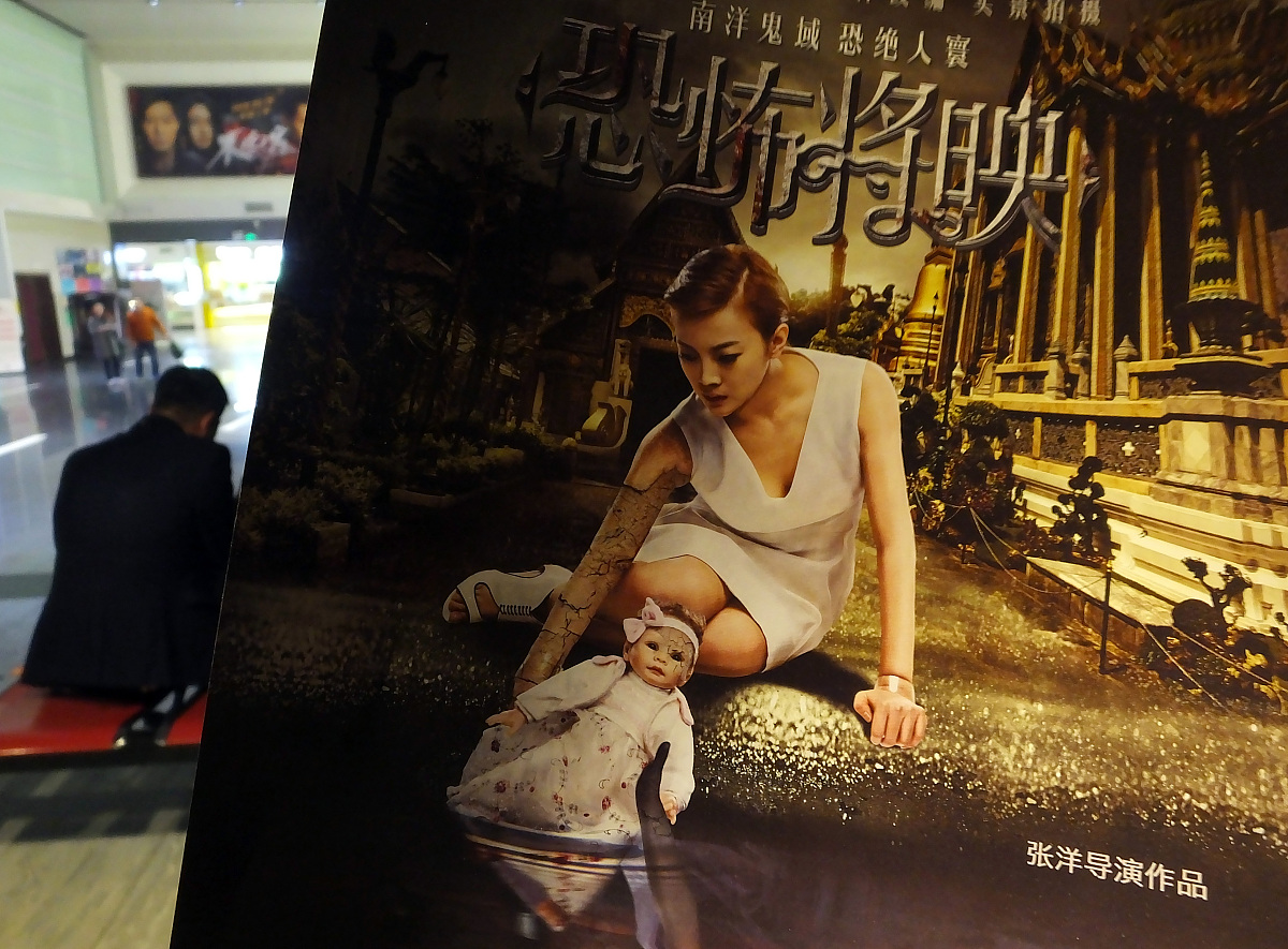 请以女主是恶毒女配为视角，写一篇言情故事