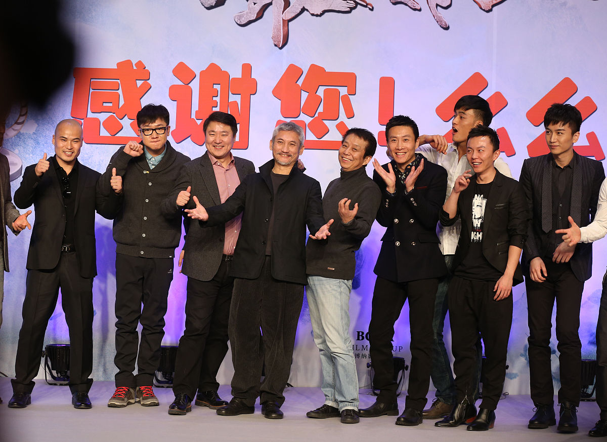 请介绍一下尔冬升导演