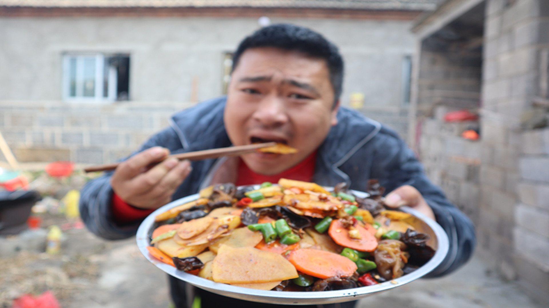 干炒土豆片怎么做菜最好吃?这样炒出来色香味俱全,焦香下饭过瘾