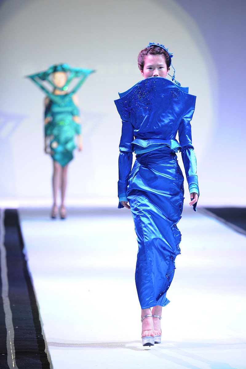 服装制作与销售就业方向：从设计到营销，多种选择等你探索