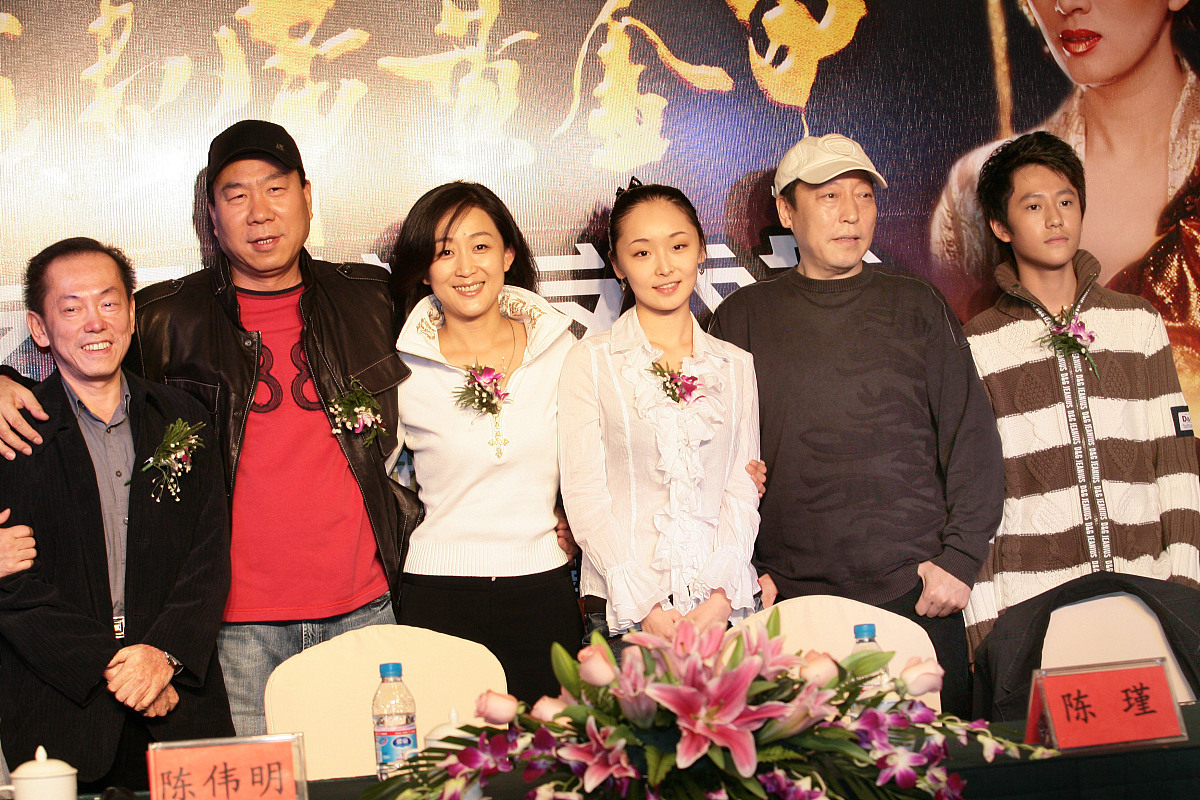 满城尽带黄金甲：表面富贵背后的深层含义