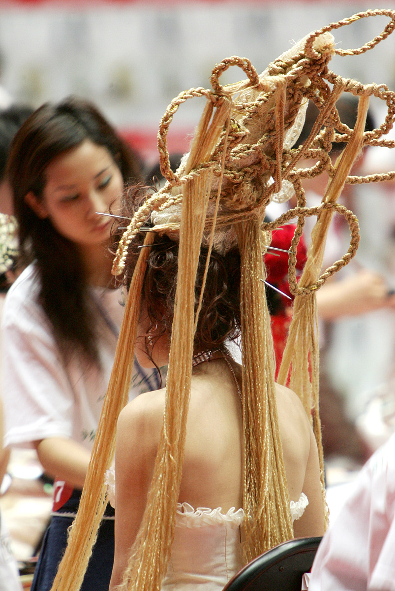 2006年10月11日,伊奈儿2006年中国美发美容技能大赛总决赛暨第31届亚