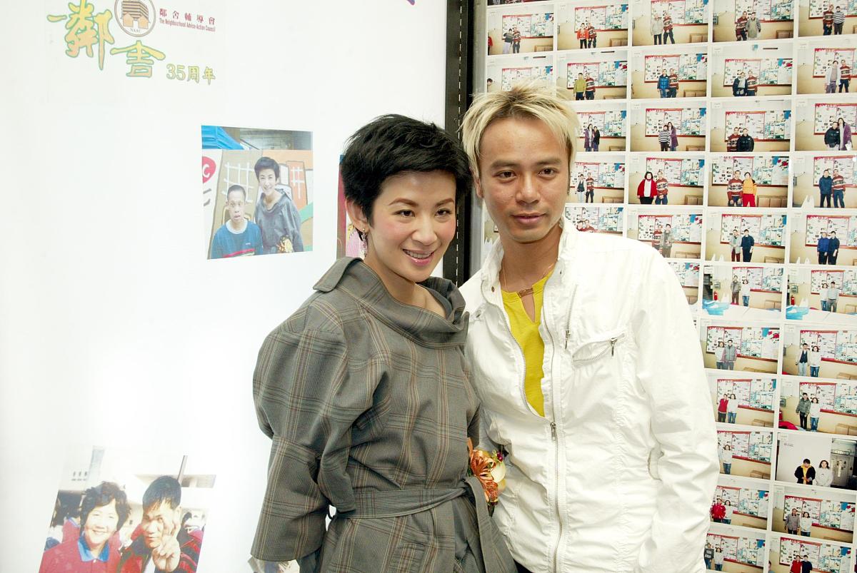 2004年2月22日,李克勤以及两位准影后吴君如和林嘉欣一同出席「艺术因