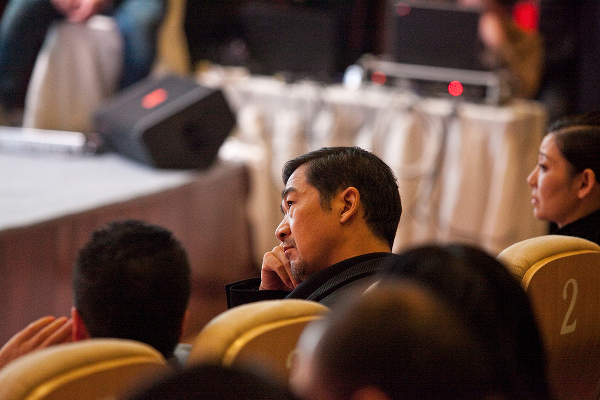 老二抽烟了给出下一句