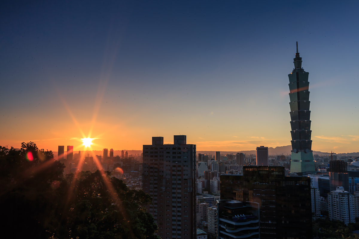 2018年9月18日,台湾,台北夜景.***_***位于台北市区的象山是俯瞰城市