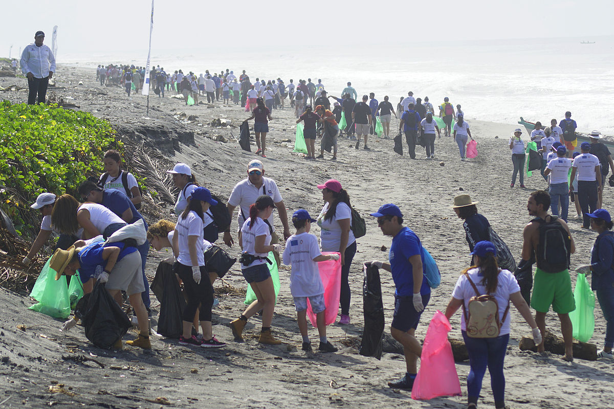 四川女孩学幼师专业：前景广阔，未来可期