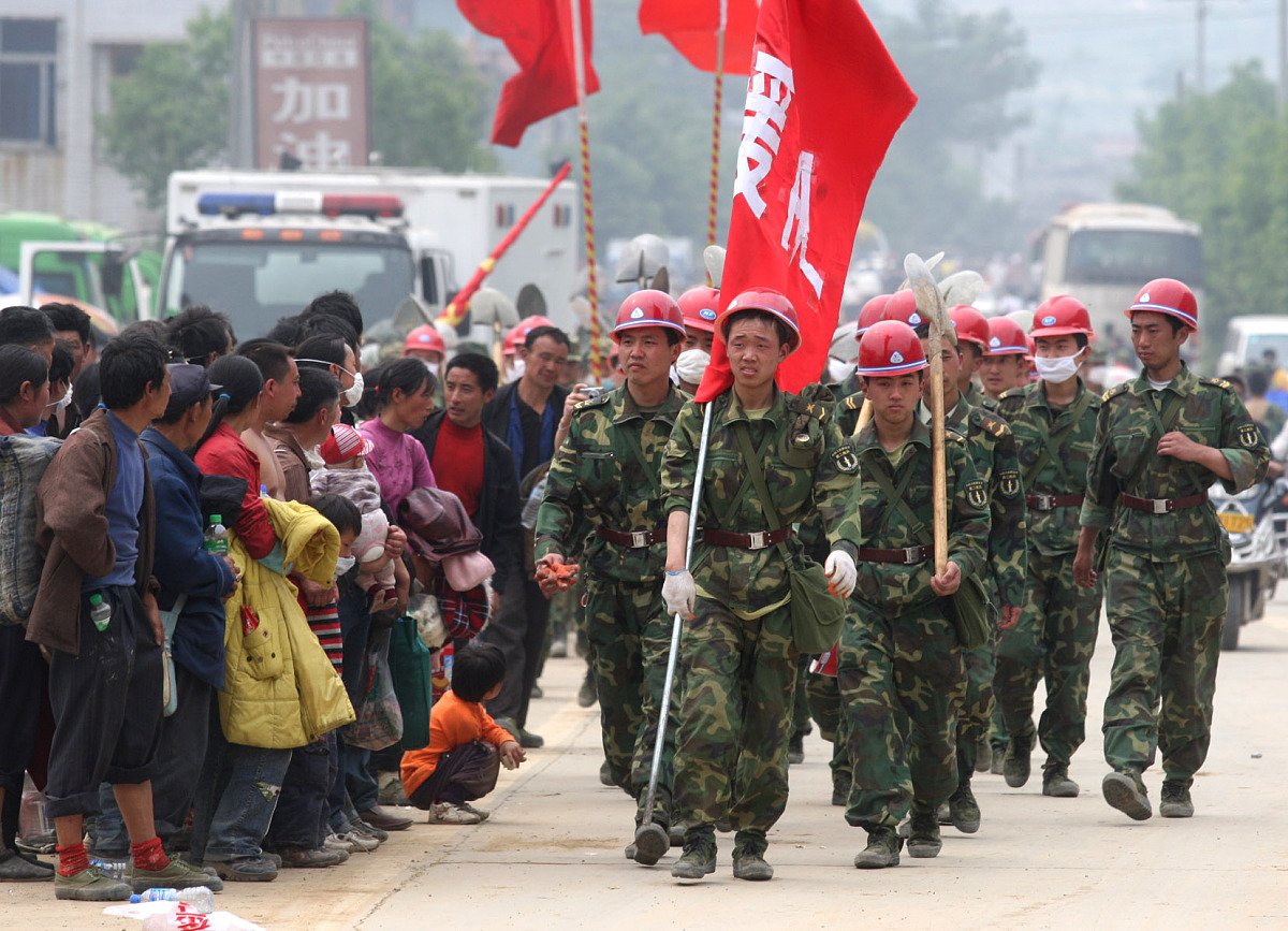 选一个工程事故案例分析其事故原因应急措施处理结果。要求：大于2000字