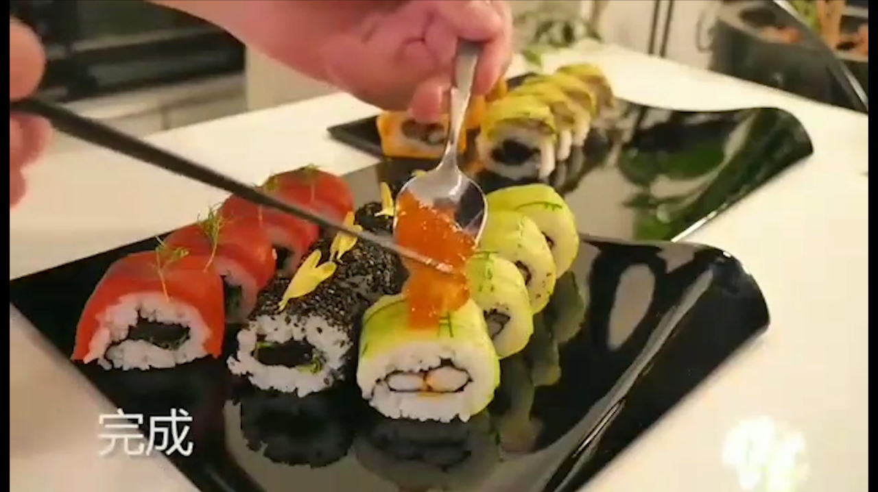 这些适合夏天吃的海鲜寿司,做法简单,味道正宗,看的都流口水了