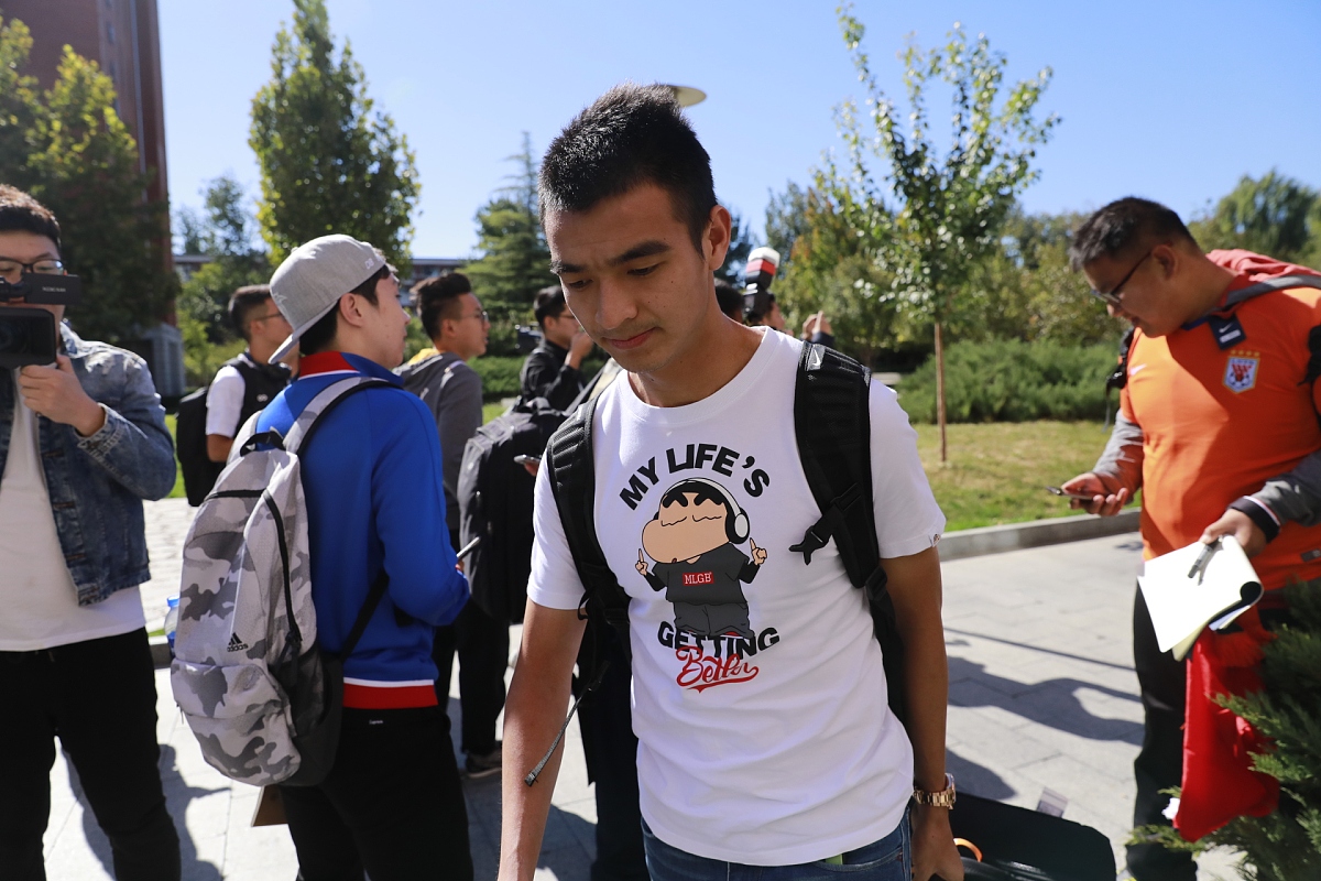 写一个关于谷鑫雨特别帅的小故事