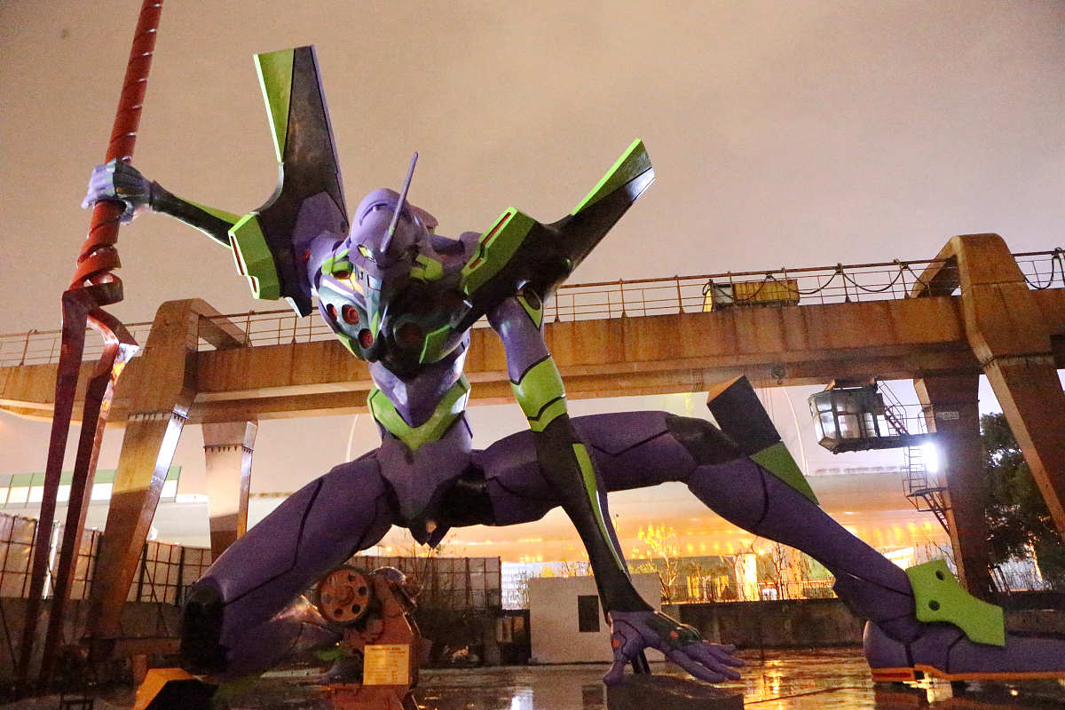 4、头号玩家1目标制定：签约目标5012W审批通过目标4522554W2执行动作：签约：1 存量客户：与L1OO客户进行沟通利用活动政策了解客户需求提供定制化服务促进签约重点跟进竞队已合作的头部门店。2 新签客户：利用头号玩家政策找到高潜客户和商户制定营销方案促进客户签约。履约：1 服务质量保障：对客户进行定期回访及时解决客户问题确保客户的深度合作意愿及配合度。2 企业微信监控：建立企业微信监控系