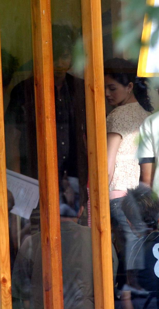 情侣周末出游计划：正常建议和开发者模式下的疯狂想法