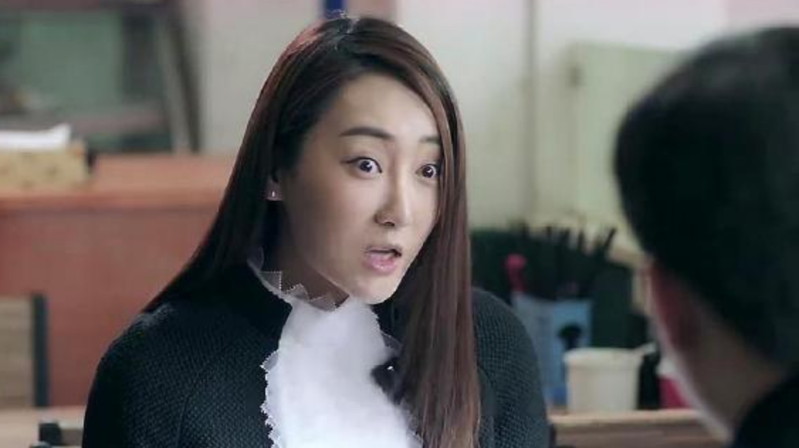 美女以为农村小伙是个土鳖,没想到他竟这么有钱,当场看懵圈了