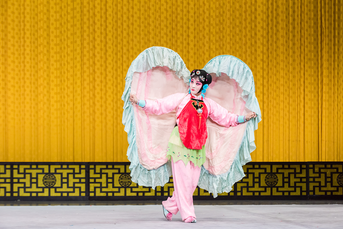 江苏戏剧学校2023年招生人数是多少-怎么样