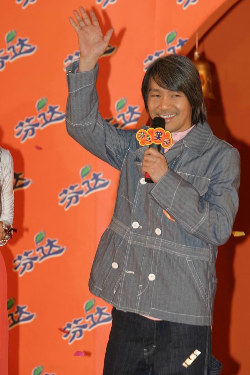 2006年4月15日,上海,周星驰出现在上海科技馆,为芬达校园活动造势.+++
