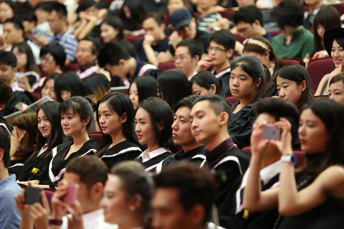 毕业谢师宴写一段邀请导师参加的话