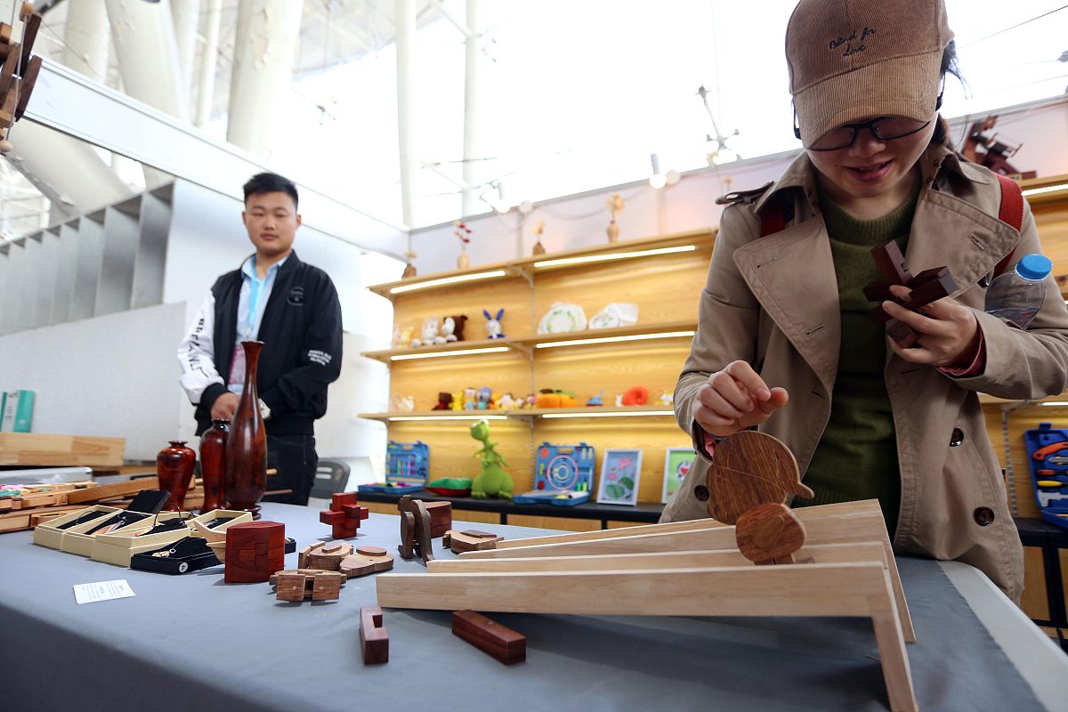 重庆女生学幼师专业怎么样？发展现状如何