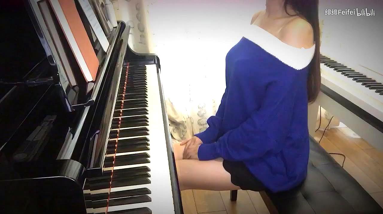 [图]美女在家钢琴演绎周杰伦《十一月的萧邦》催泪经典《枫》太好听了