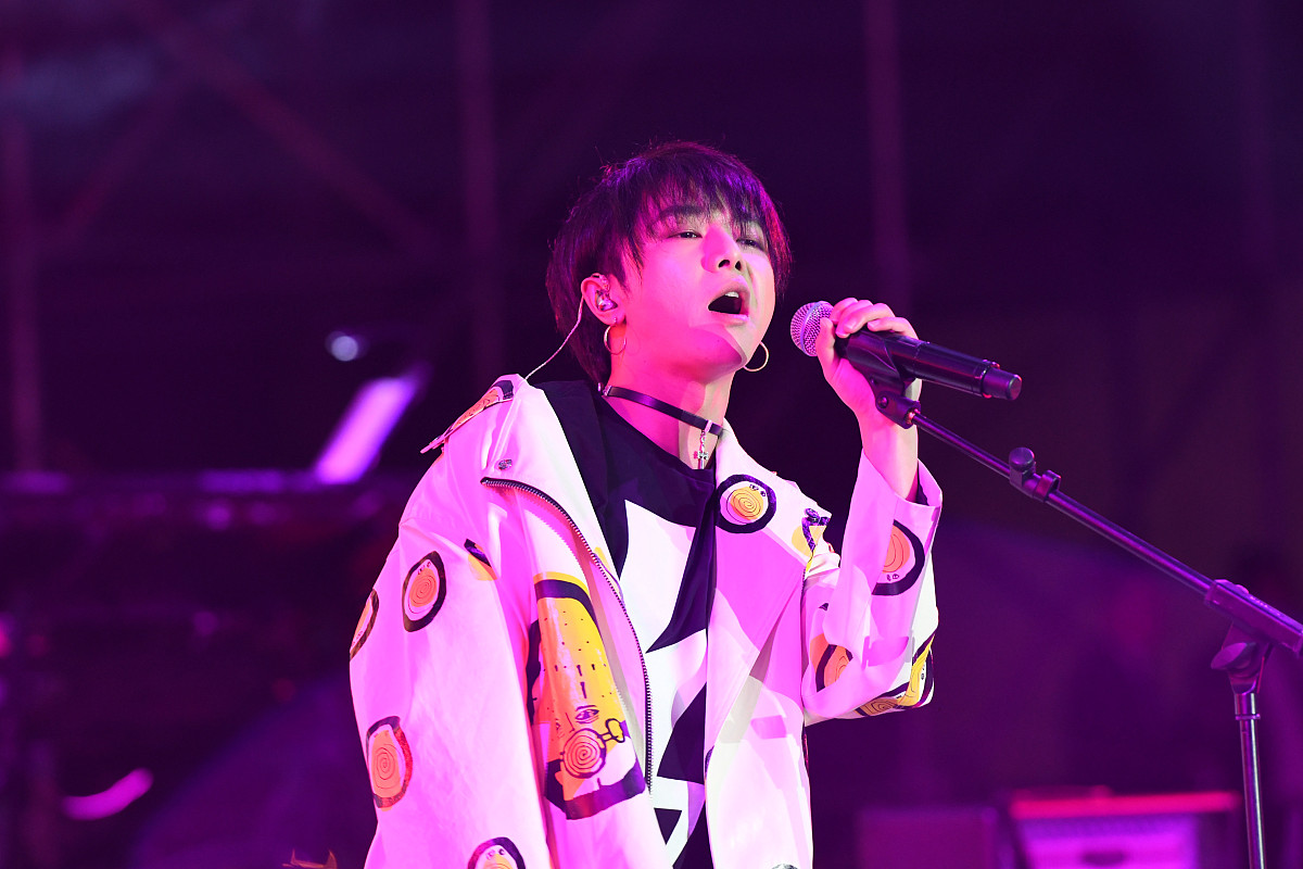 2017年4月22日,上海,b.i.g泛娱乐嘉年华.***_***华晨宇