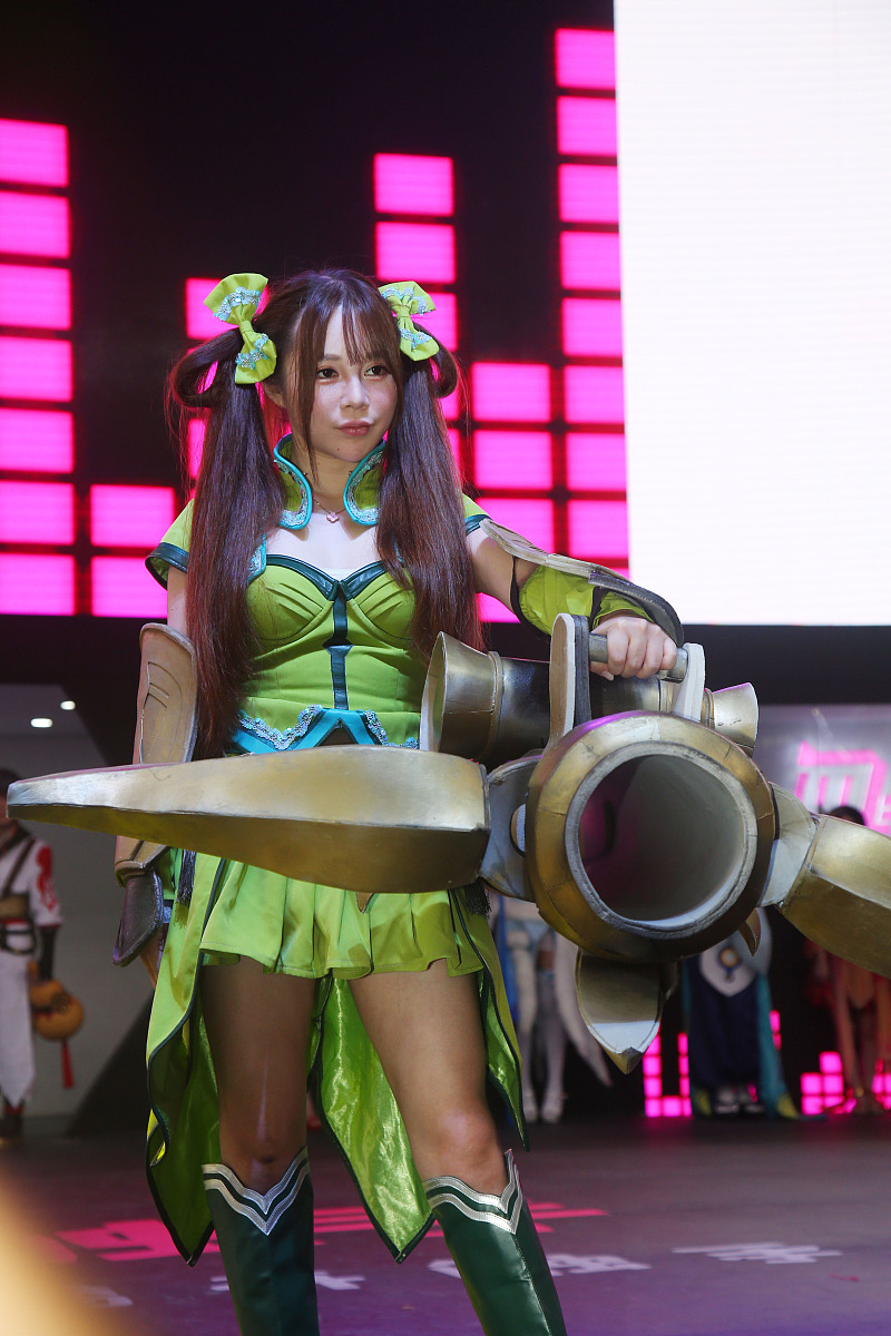 Cosplay 英雄联盟：将游戏角色带入现实