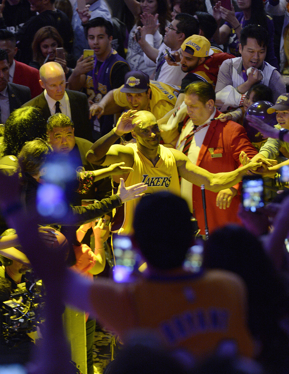 湖人有几个总冠军主力有哪些