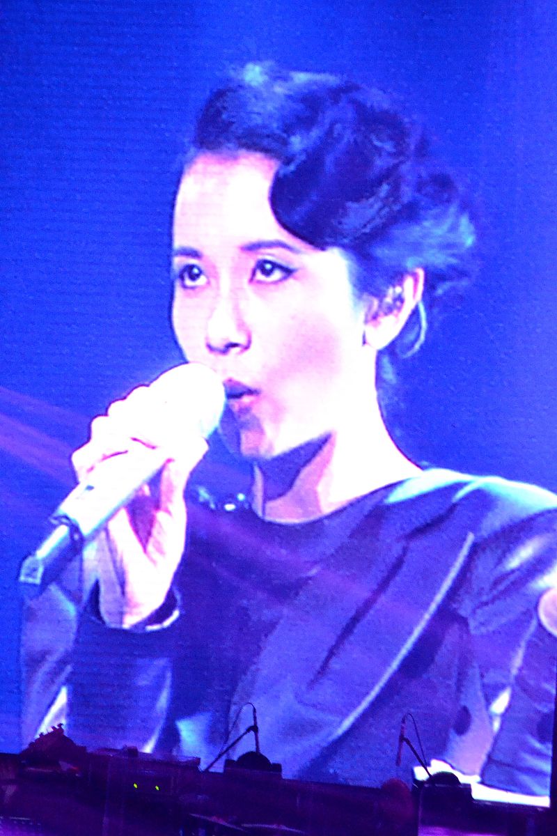 2014年02月21日,浙江省杭州市,莫文蔚"莫后年代"巡回演唱会杭州站演出
