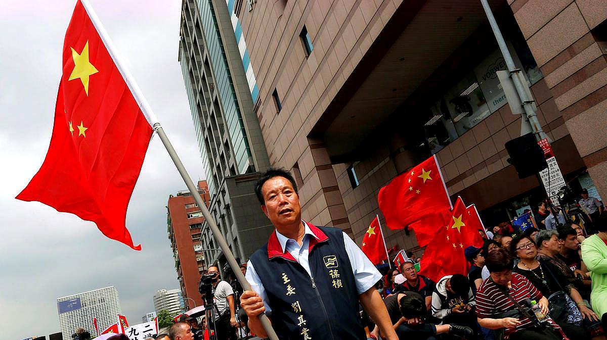 [图]台湾民众盼望统一,常年高挂五星红旗!台民众:统一只是时间问题