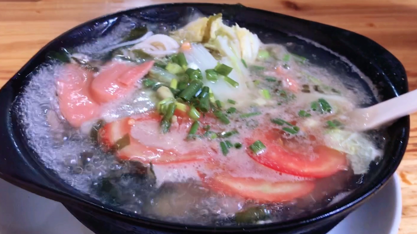 遵义美食小吃之鹅汤砂锅米线