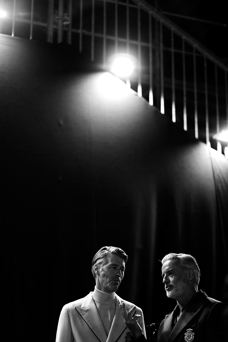 电影至暗时刻里丘吉尔的演讲是什么蒙太奇吗