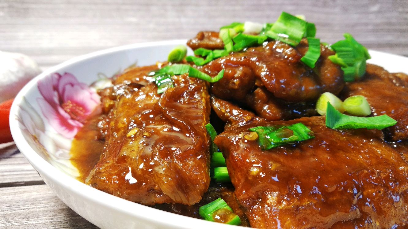 带鱼最好吃的家常做法,不用油炸,肉嫩鲜香,一出锅香气扑鼻