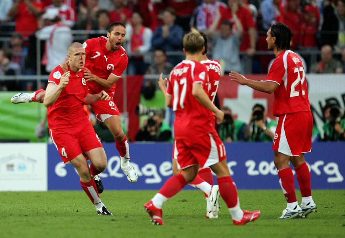 2006年6月23日,世界杯g组,瑞士2-0战胜韩国.森德斯庆祝进球  hanover,
