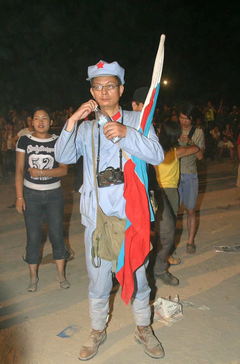 2004年8月8日,宁夏.布衣乐队,诅咒乐队,瘦人乐队,二手玫瑰乐队,何勇和
