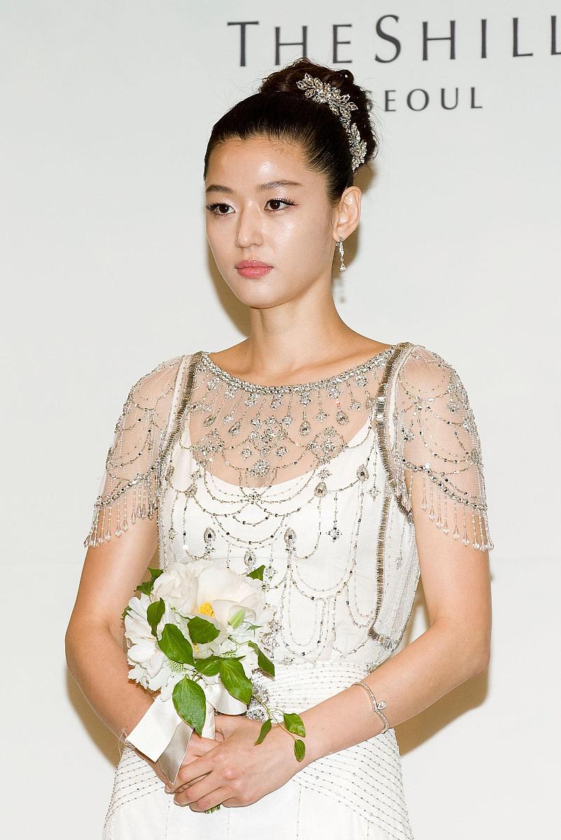 2012年4月13日,首尔,韩国女艺人全智贤13日下午在首尔新罗酒店举行了