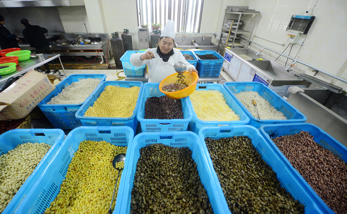 “黄金果”枇杷浓缩汁加工设备：解决枇杷加工难题