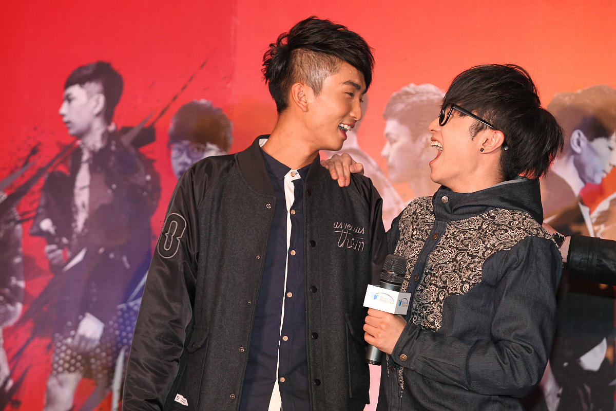 2013年10月13日,北京,2013年快乐男生北京签售会举行.***_***于?? , 