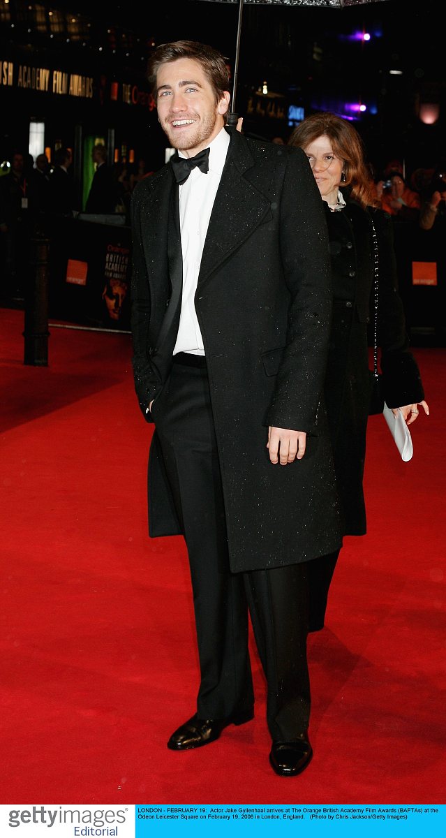 london - february 19:  actor jake gyllenhaal arrives at the oran