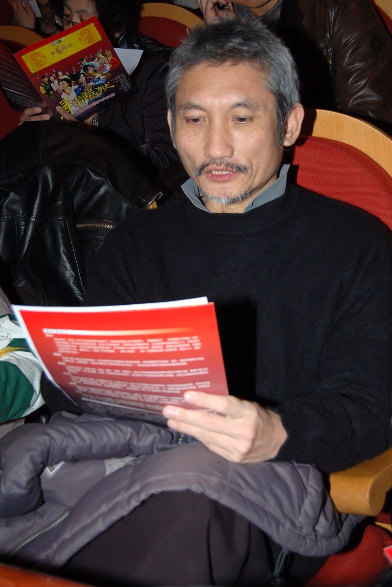 2007年 11月 27日 , 北京 , 古装 搞笑 音乐剧 《 奉旨 越狱 》 在 天