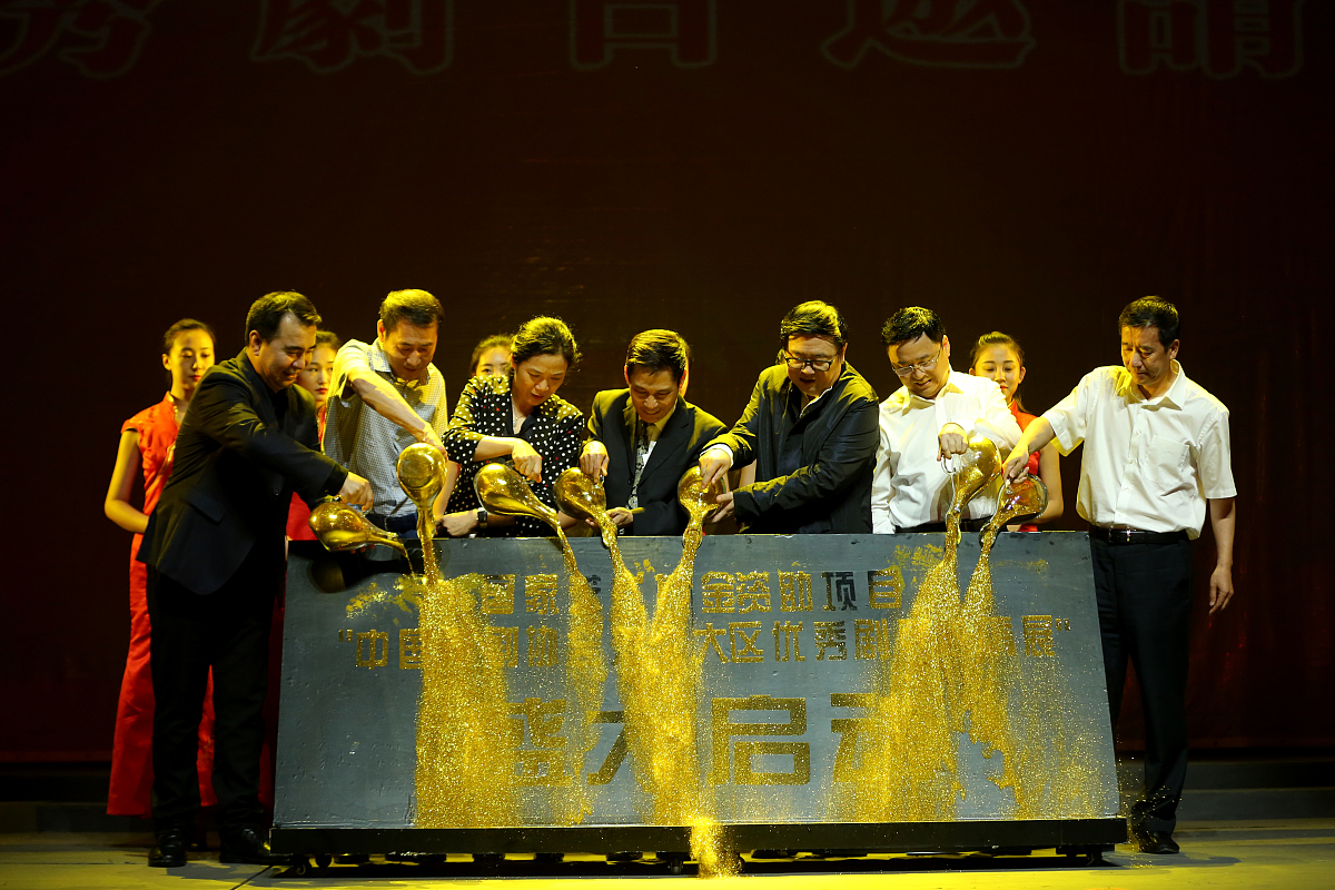 心理健康教育话剧：克服交流障碍，建立自信