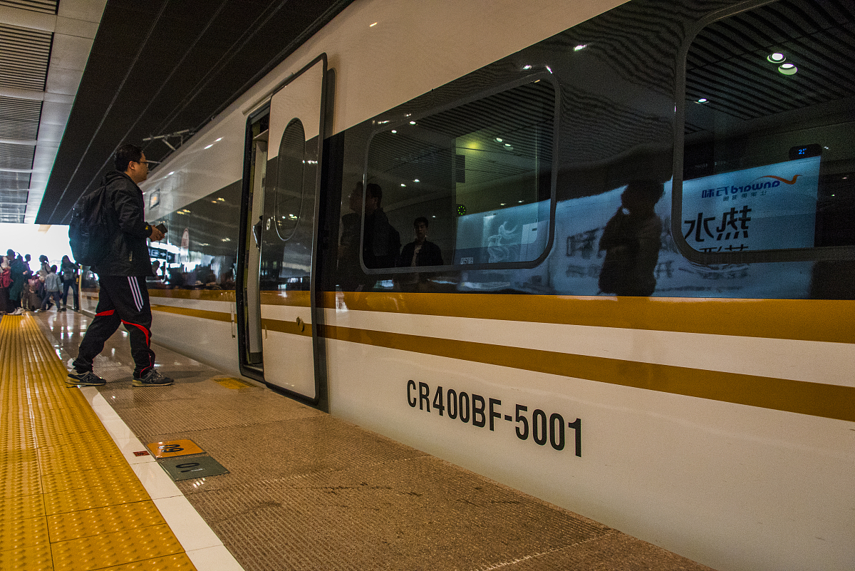 亚运限定版复兴号杭州开跑！网友从江苏、上海赶来打卡！